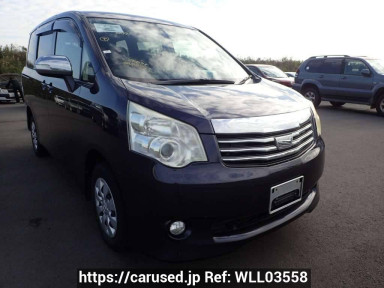 Toyota Noah ZRR75G