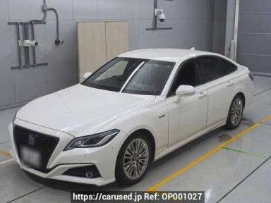 Toyota Crown Hybrid AZSH20