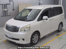 Toyota Noah ZRR70G