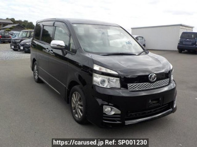 Toyota Voxy ZRR70W