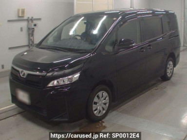 Toyota Voxy ZRR85G