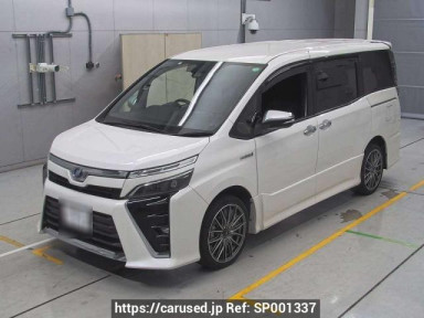 Toyota Voxy ZWR80W