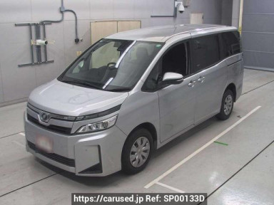 Toyota Voxy ZRR85G