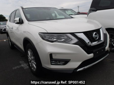 Nissan X-Trail HNT32