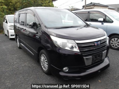 Toyota Noah ZWR80G