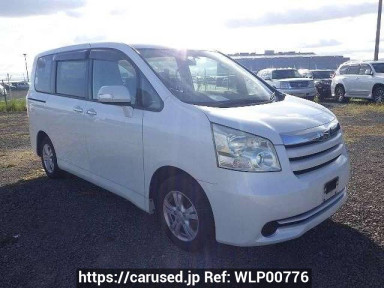 Toyota Noah ZRR70G