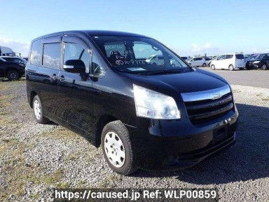 Toyota Noah ZRR70G