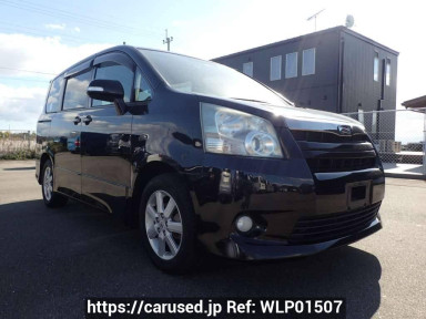 Toyota Noah ZRR70W