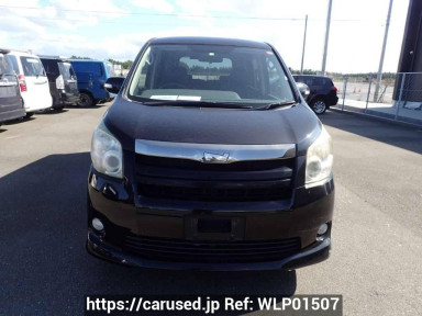 Toyota Noah ZRR70W