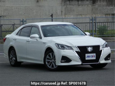 Toyota Crown Hybrid AWS211