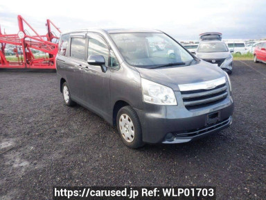 Toyota Noah ZRR70G