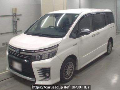 Toyota Voxy ZWR80W