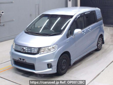 Honda Freed spike hybrid GP3