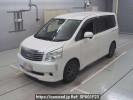 Toyota Noah ZRR70G