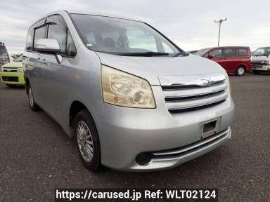 Toyota Noah ZRR70G