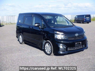 Toyota Voxy ZRR70W