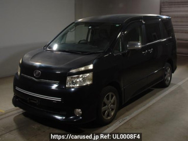 Toyota Voxy ZRR75W