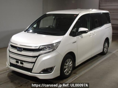 Toyota Noah ZWR80G