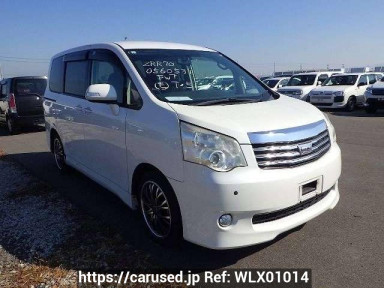 Toyota Noah ZRR70G