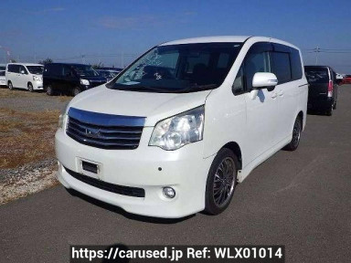 Toyota Noah ZRR70G