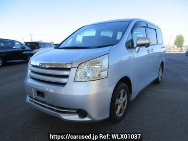 Toyota Noah ZRR70G