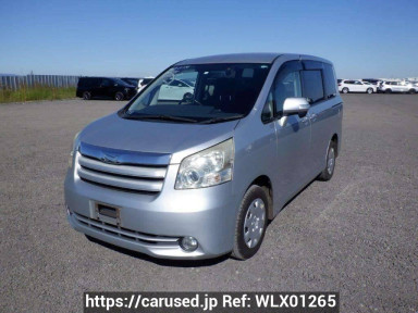 Toyota Noah ZRR70G