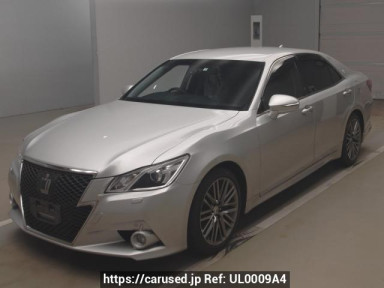 Toyota Crown GRS214