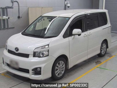 Toyota Voxy ZRR70W