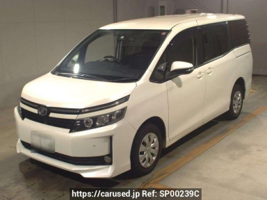 Toyota Voxy ZRR85G