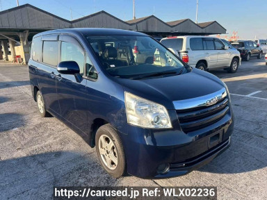 Toyota Noah ZRR70G