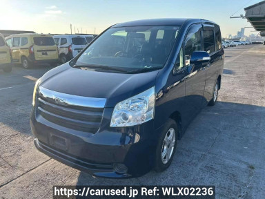 Toyota Noah ZRR70G