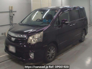 Toyota Noah ZRR70W