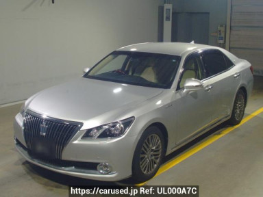 Toyota Crown Majesta GWS214