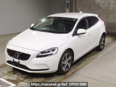 Volvo V40 MD4204T