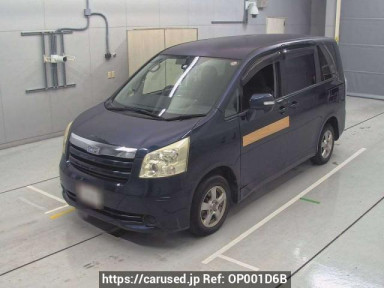 Toyota Noah ZRR70G