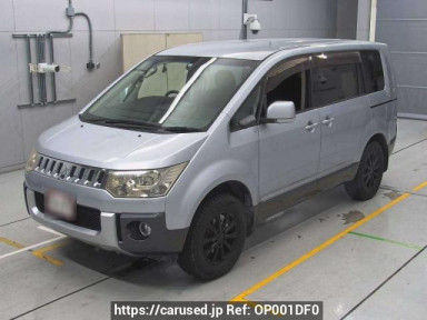 Mitsubishi Delica D5 CV5W