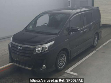 Toyota Noah ZWR80W