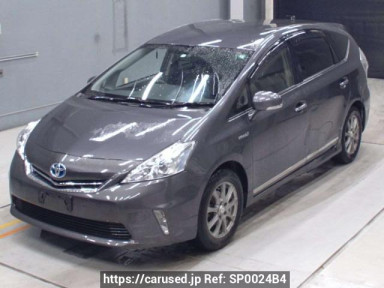 Toyota Prius alpha ZVW41W