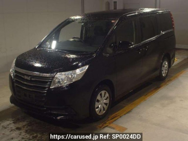 Toyota Noah ZRR80G