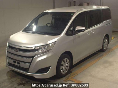 Toyota Noah ZRR80G