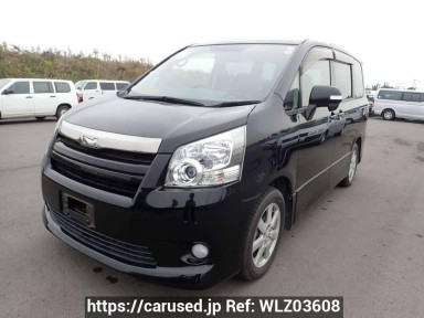 Toyota Noah ZRR70W