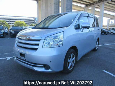 Toyota Noah ZRR70G