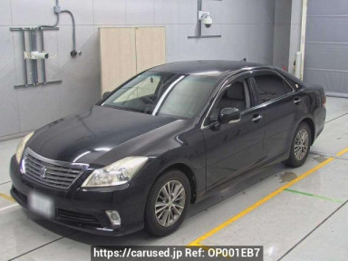 Toyota Crown GRS200