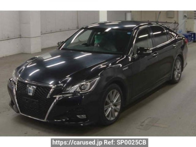 Toyota Crown Hybrid AWS210