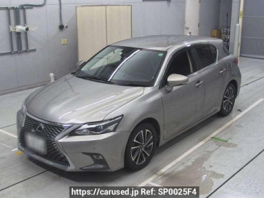 Lexus CT ZWA10