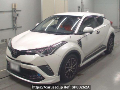 Toyota C-HR NGX10