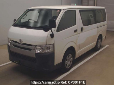 Toyota Regiusace Van TRH200V