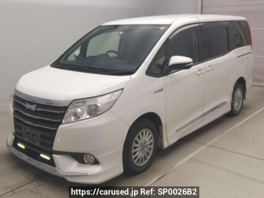 Toyota Noah ZWR80G