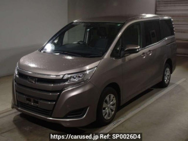 Toyota Noah ZRR85G