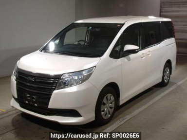 Toyota Noah ZRR80G